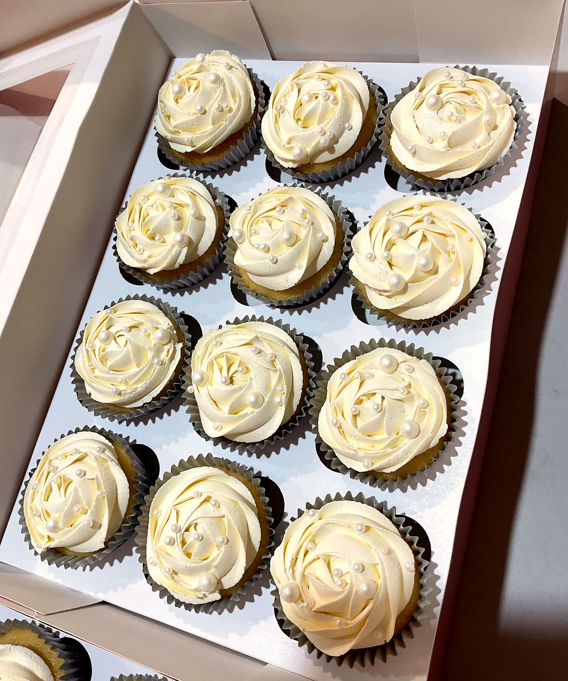 White pearl cupcakes by Chanelle